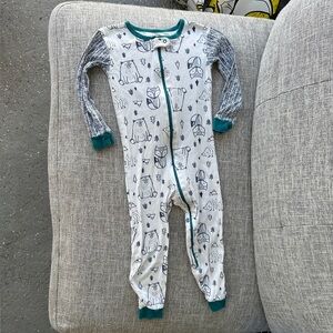 Very Cute Baby’s One Piece Pajamas Onesie in excellent condition